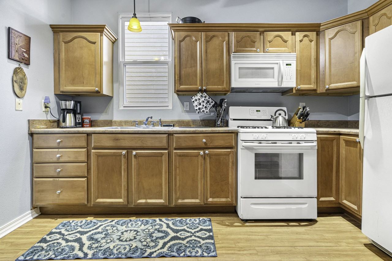 335 Angela Ave #NA - Photo 7 of 14