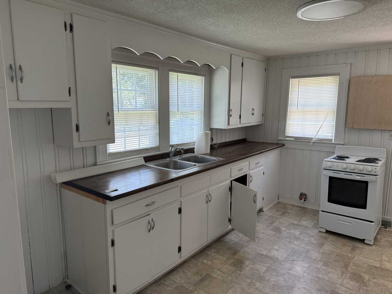 302 S Johnson St #NA - Photo 4 of 14