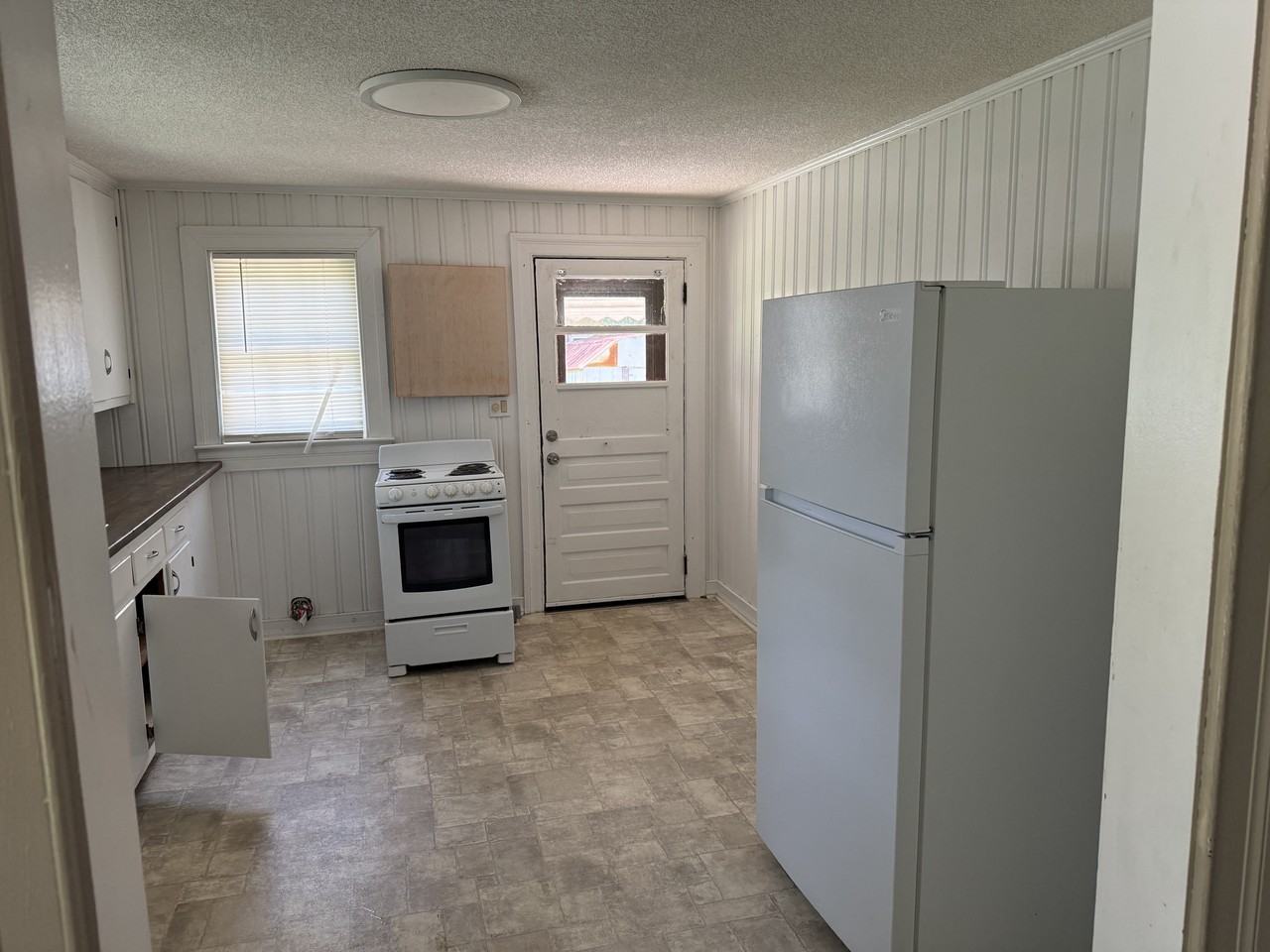 302 S Johnson St #NA - Photo 5 of 14