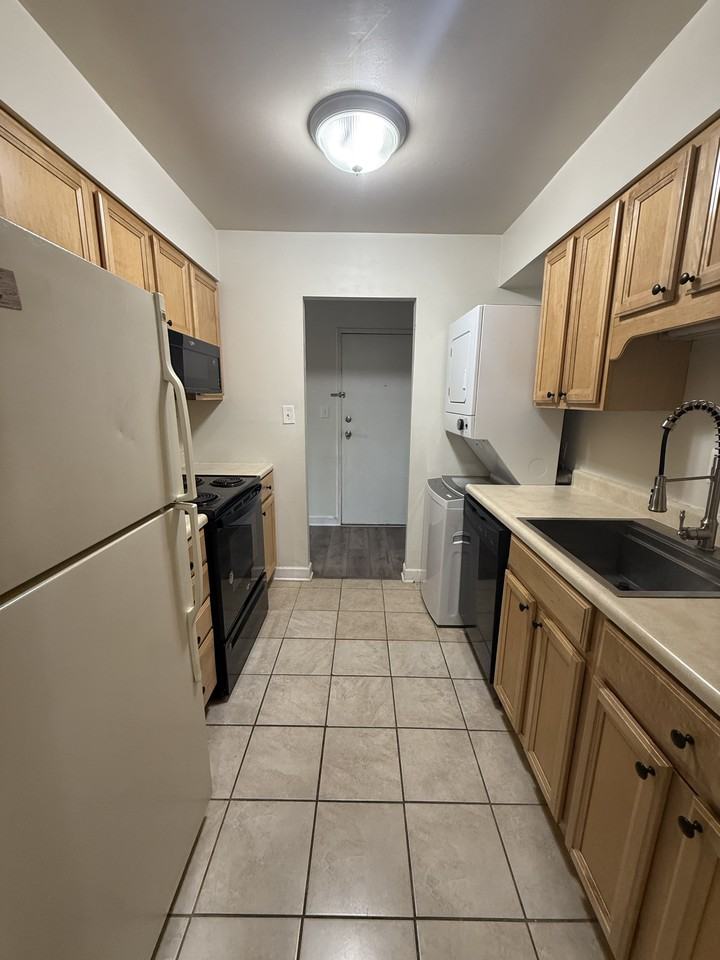6930 Hanover Pkwy #201 - Photo 6 of 10