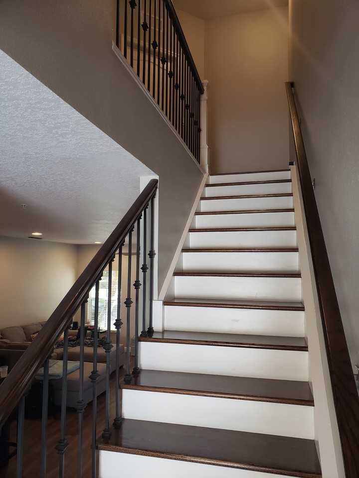 225 Deepcove Rd - Photo 6 of 17