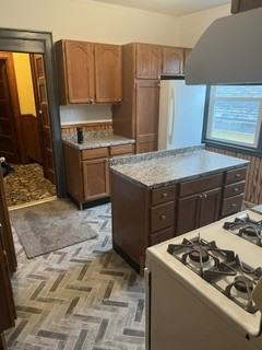 145 Lemon St - Photo 3 of 11