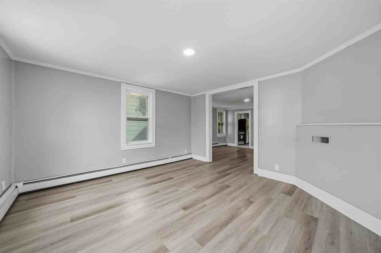 25 Knapp Ave #2 - Photo 4 of 18