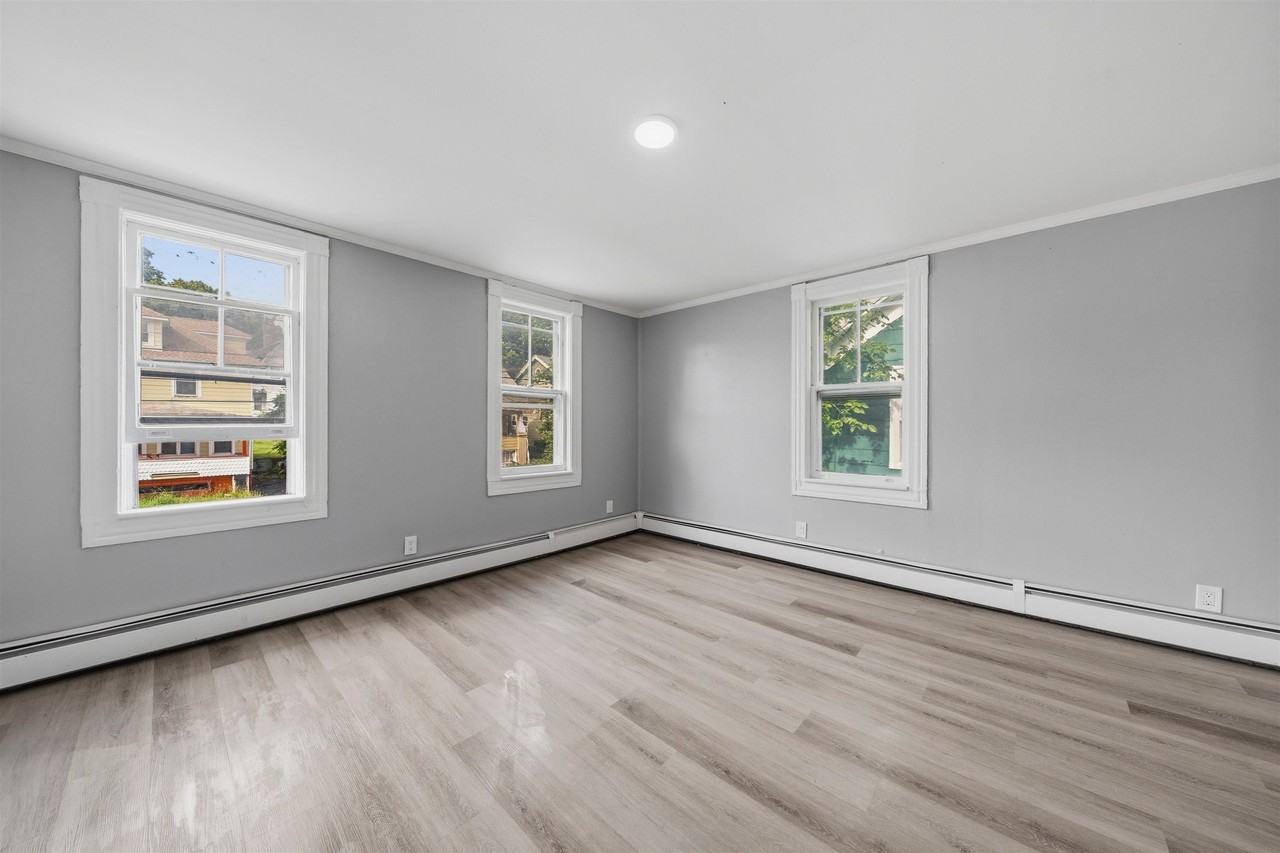 25 Knapp Ave #2 - Photo 5 of 18