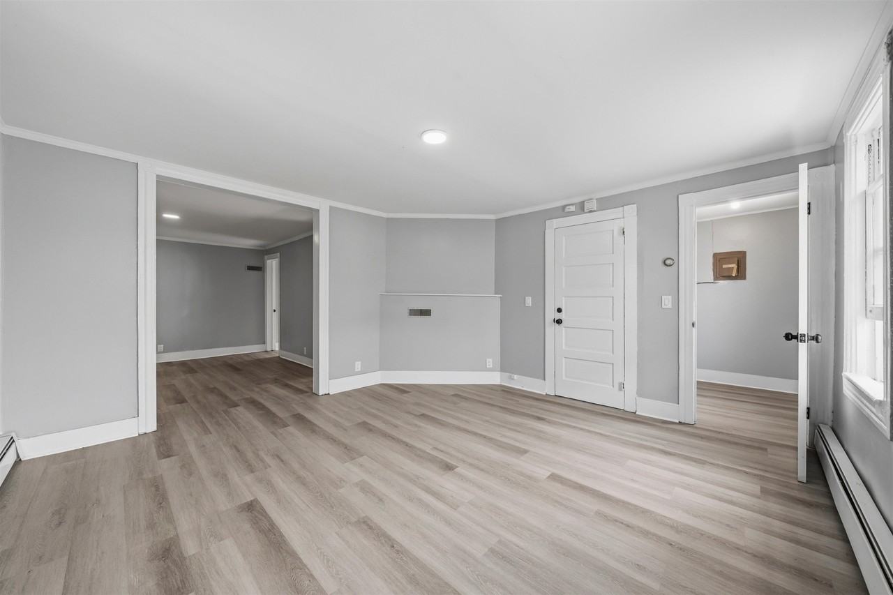 25 Knapp Ave #2 - Photo 7 of 18