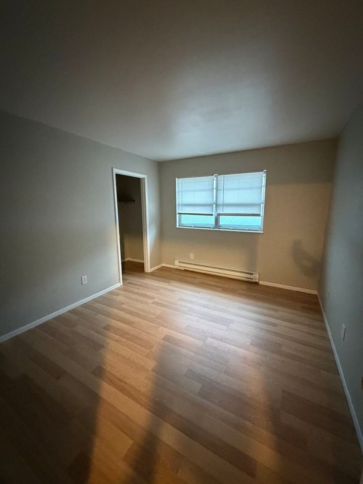 152 E. Vienna St - Photo 5 of 12