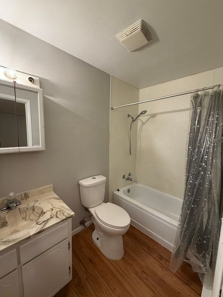 152 E. Vienna St - Photo 6 of 12