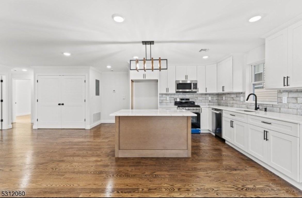 765 Canton St - Photo 4 of 29