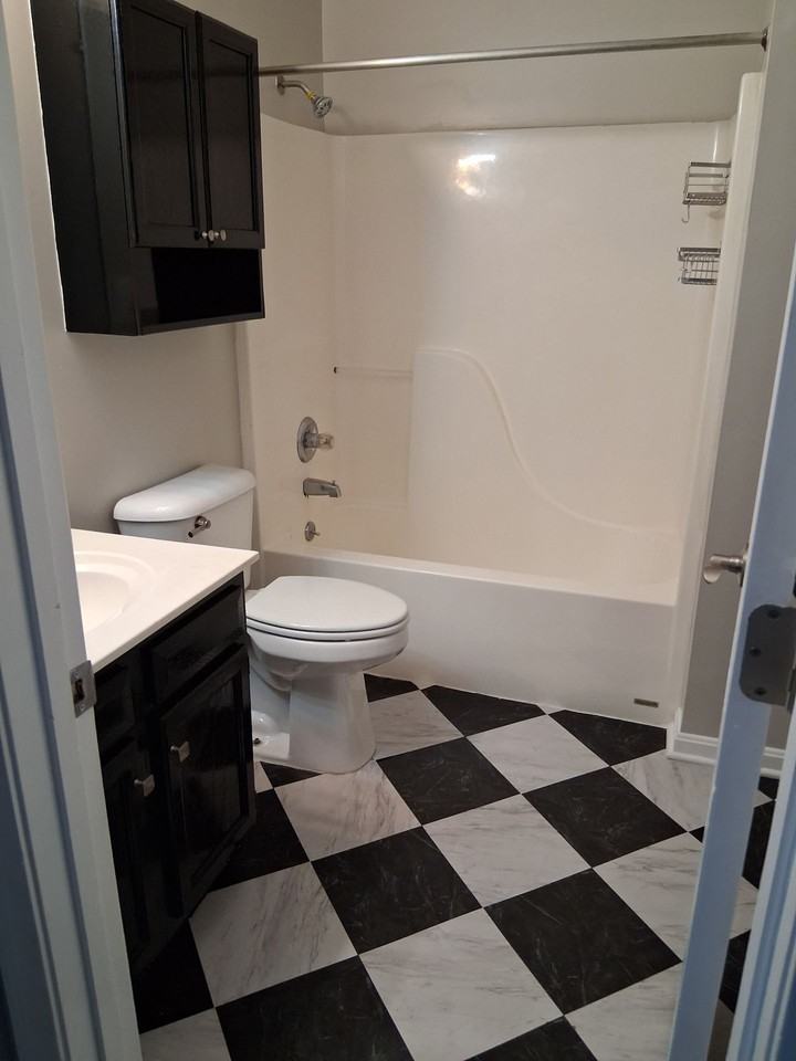 2017 Rockford Ln - Photo 4 of 6