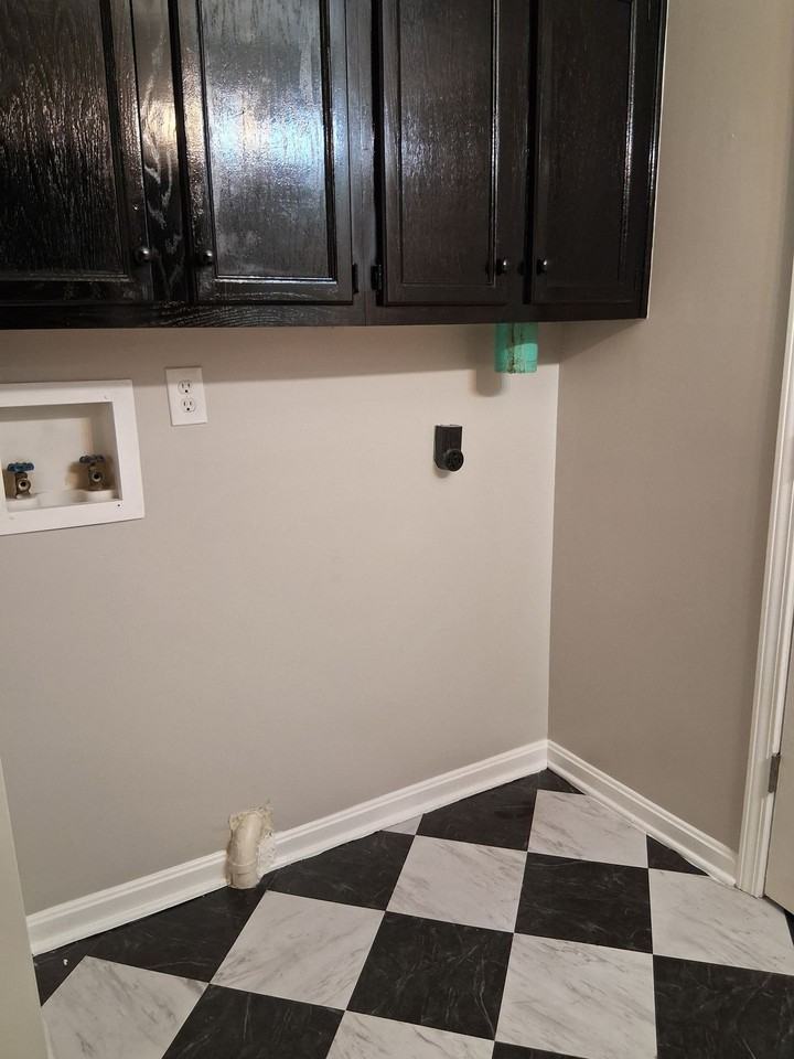 2017 Rockford Ln - Photo 5 of 6