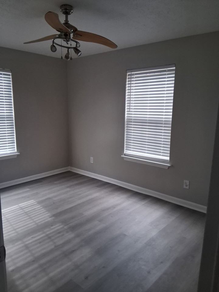 2017 Rockford Ln - Photo 6 of 6