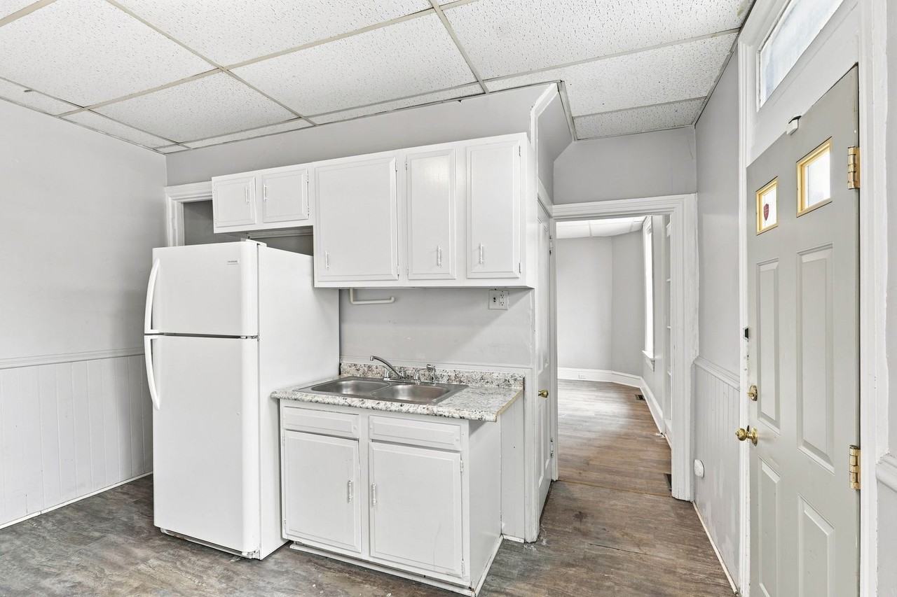 115 N 3rd St - Photo 2 of 34