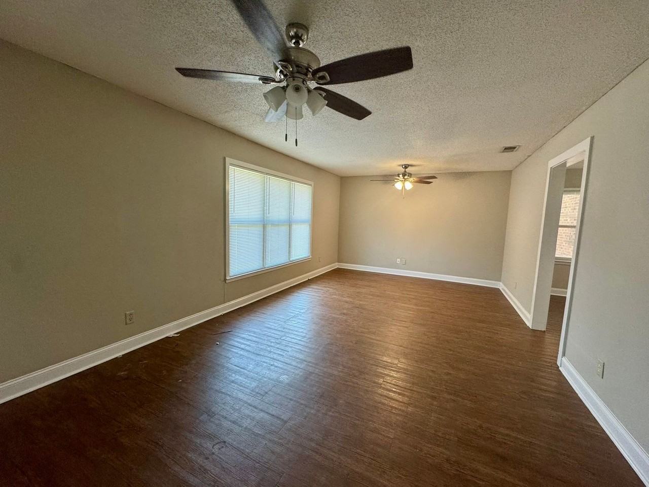 514 Georgia Ave - Photo 4 of 11