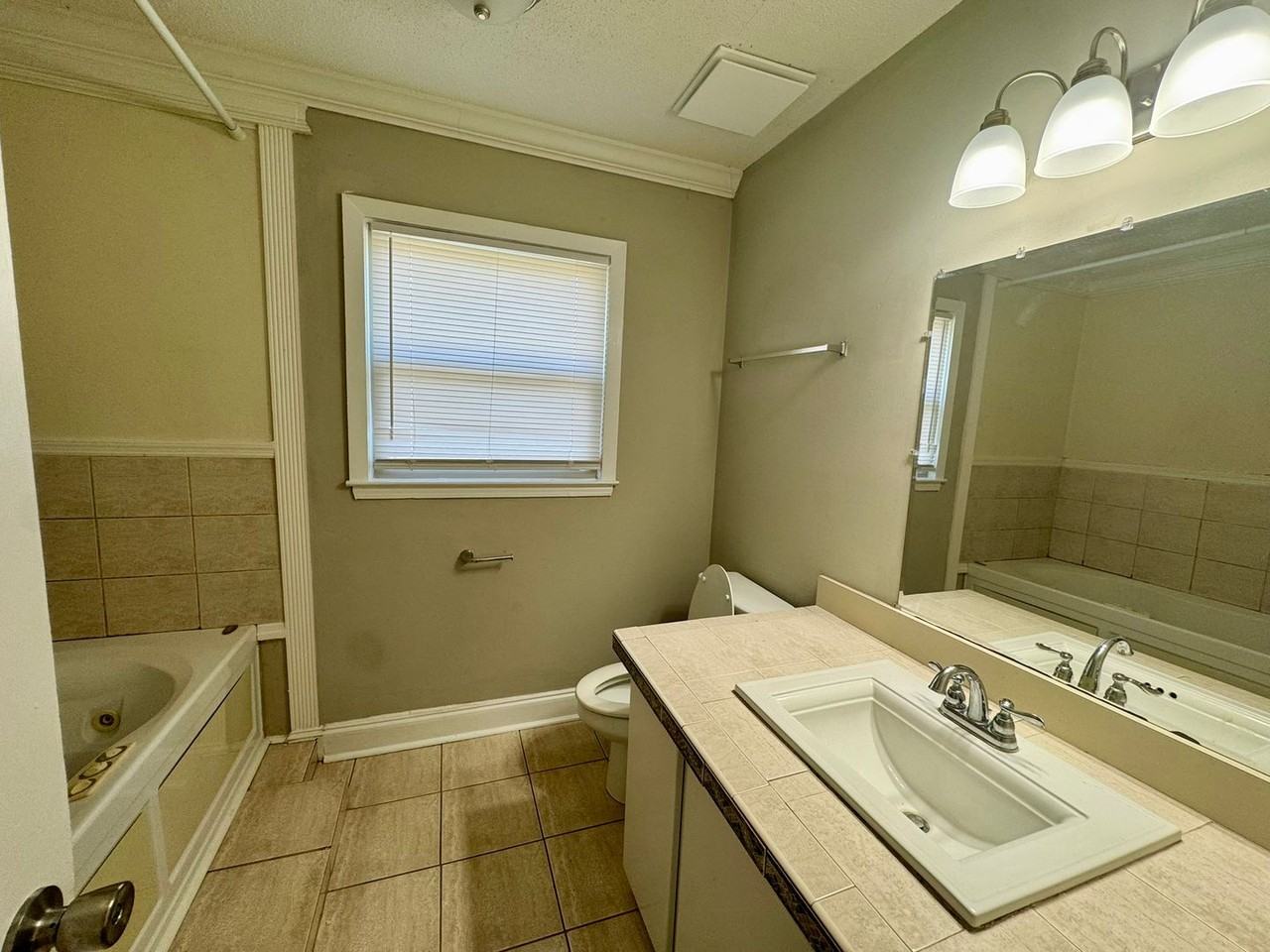 514 Georgia Ave - Photo 7 of 11