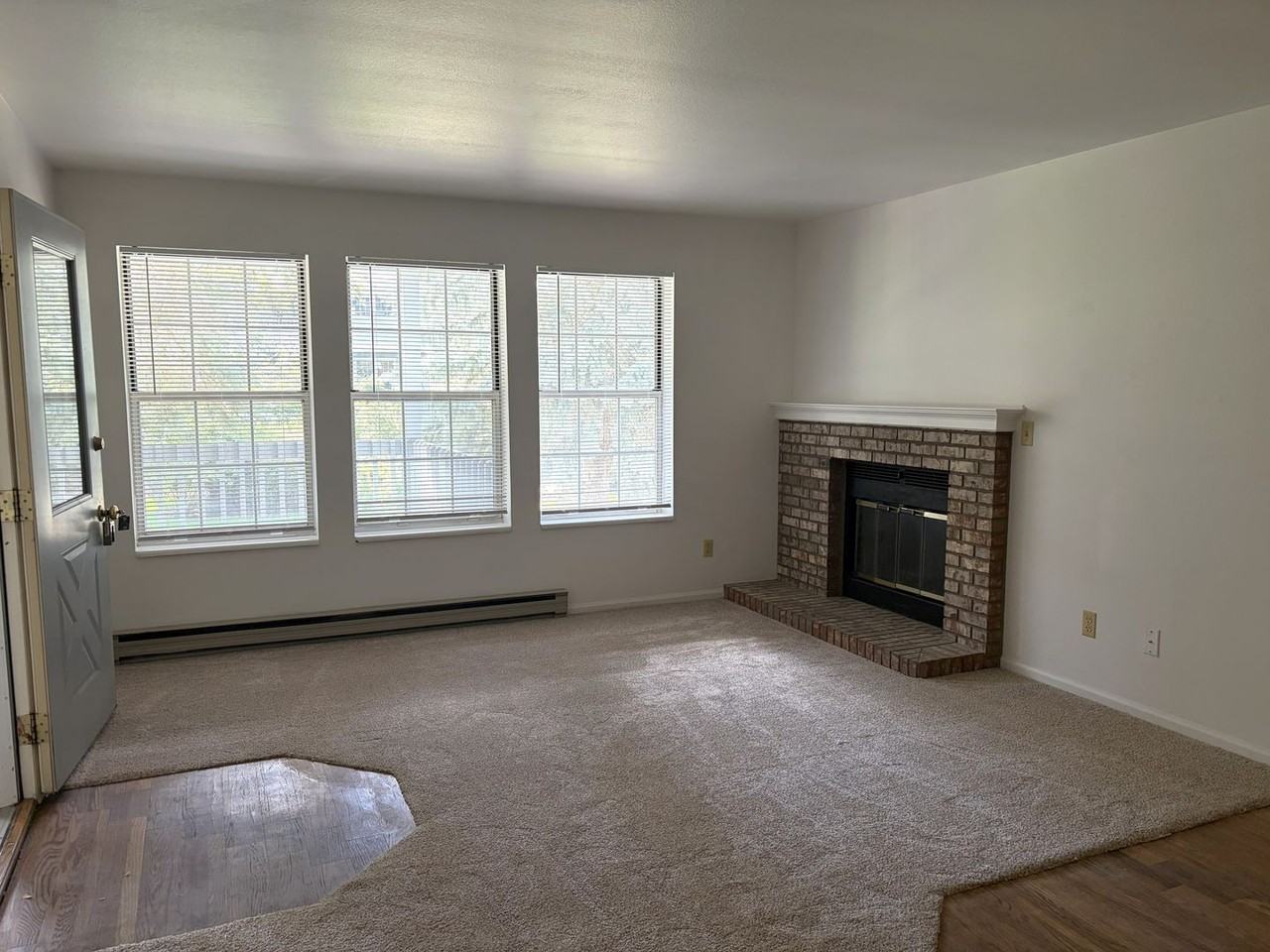 1601 W Swallow Rd - Photo 2 of 10