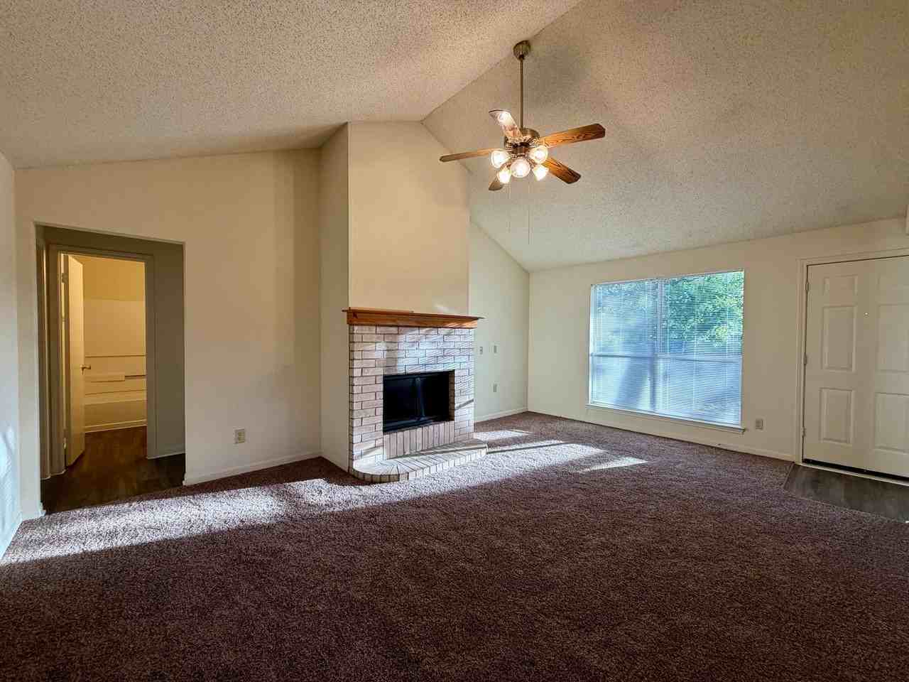624 Barbara Jean St - Photo 3 of 14
