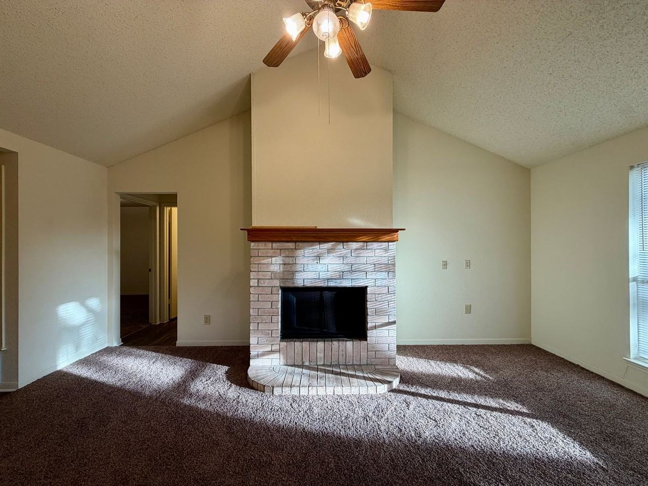 624 Barbara Jean St - Photo 5 of 14