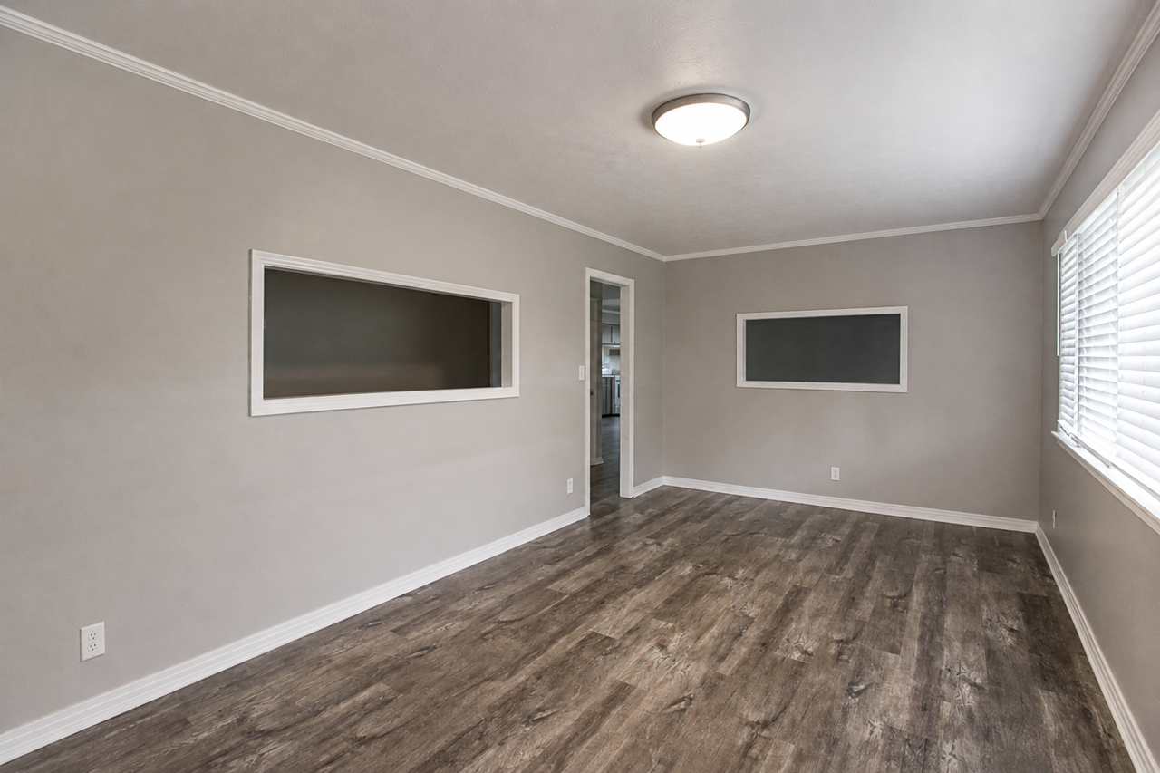 960 Fairground St - Photo 5 of 30