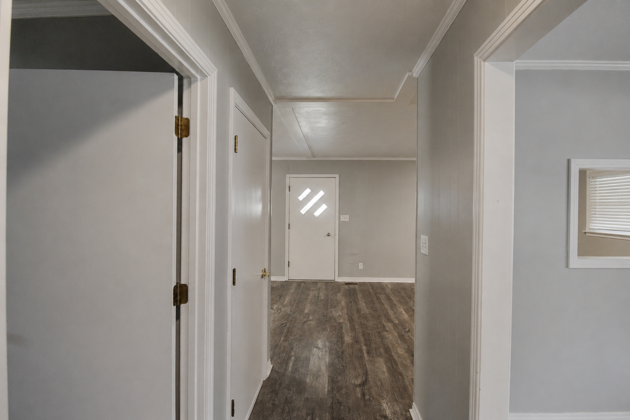 960 Fairground St - Photo 6 of 30