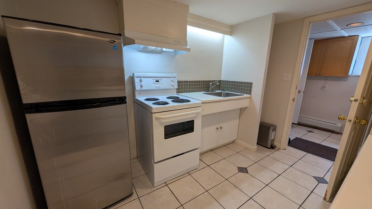 2926 Fraser Street - Photo 2 of 10