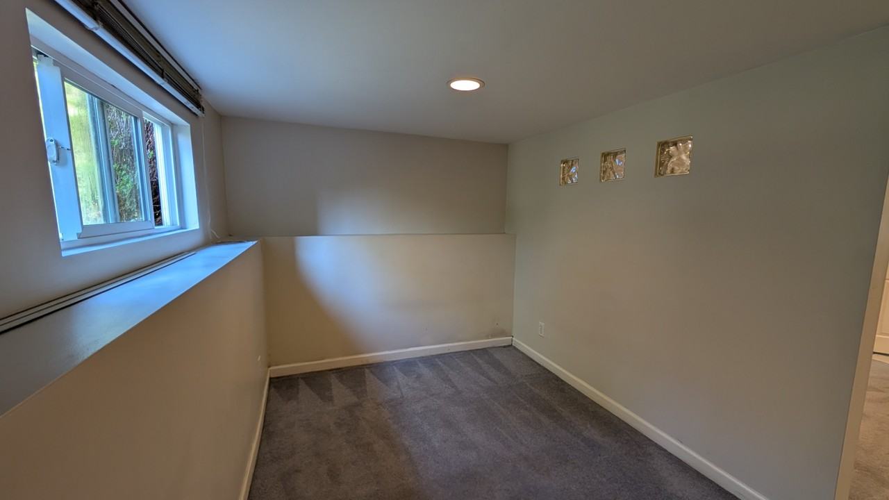 2926 Fraser Street - Photo 6 of 10