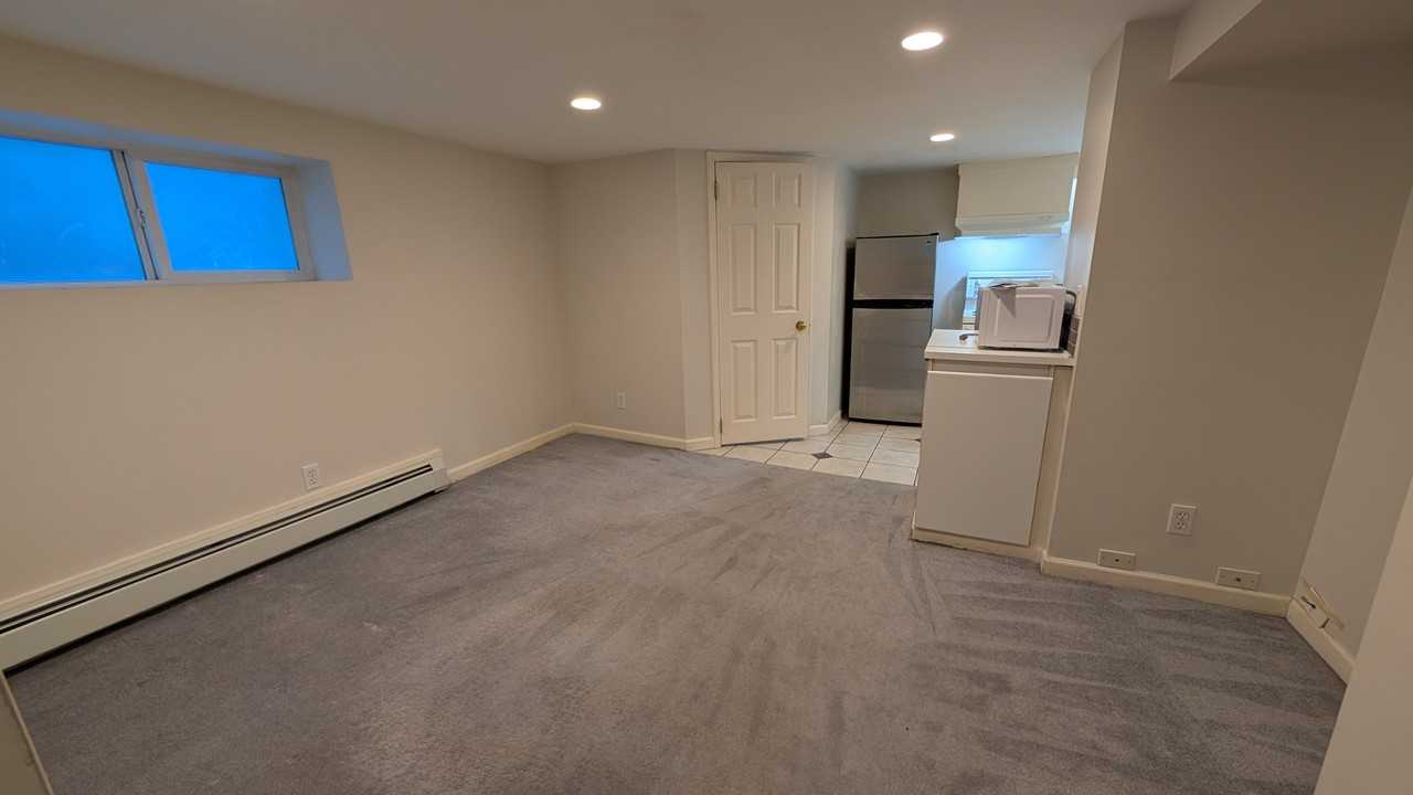 2926 Fraser Street - Photo 7 of 10