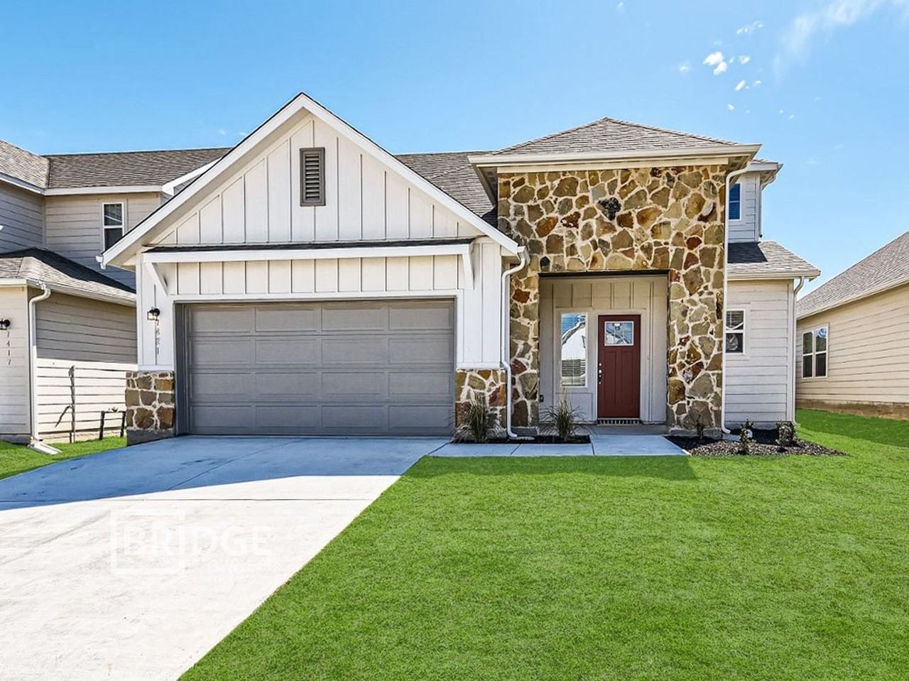 7421 Escarpment Dr