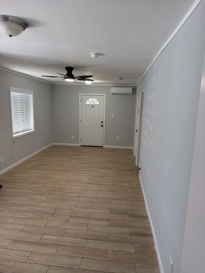 5890 Noble Street - Photo 4 of 9