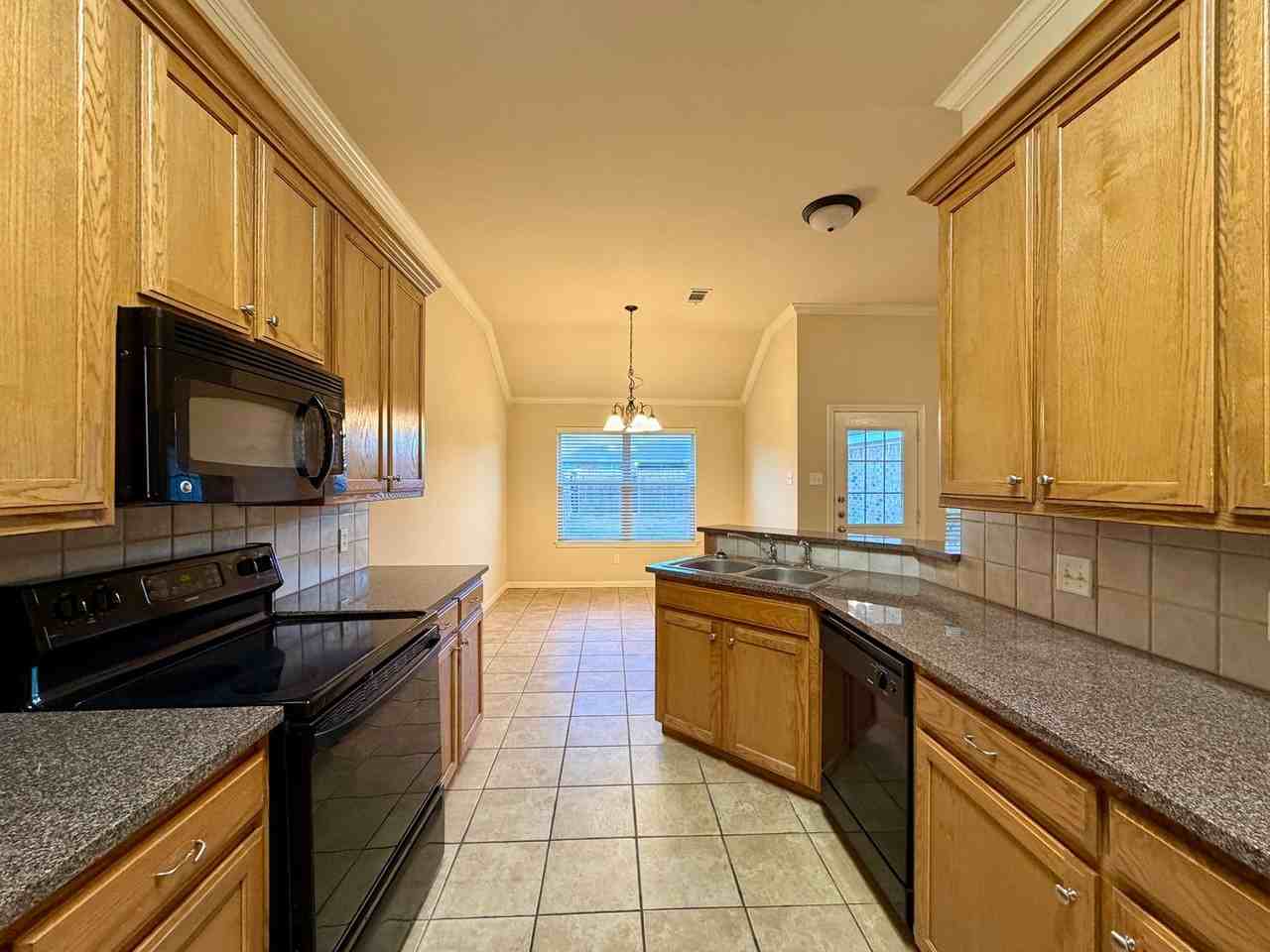 1207 Phoenix - Photo 6 of 17