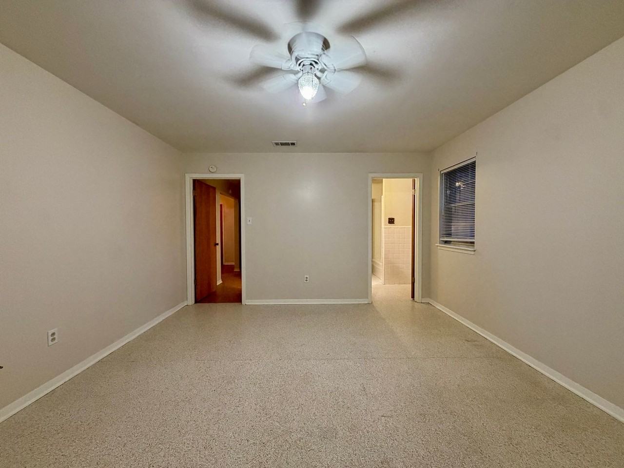 13001 Woodway Dr - Photo 6 of 14