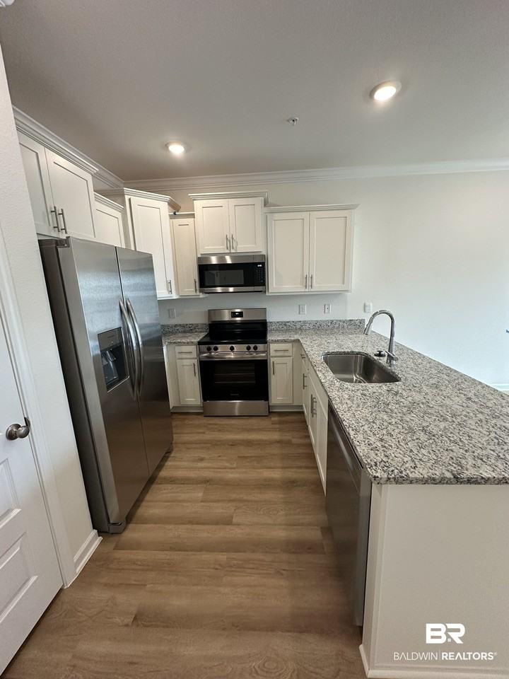 4442 Lost Bay Dr - Photo 3 of 14