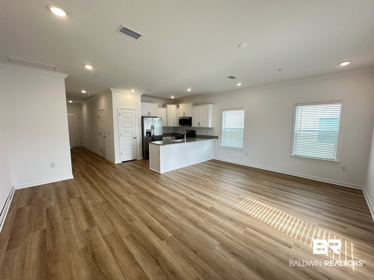 4450 Lost Bay Dr - Photo 3 of 13