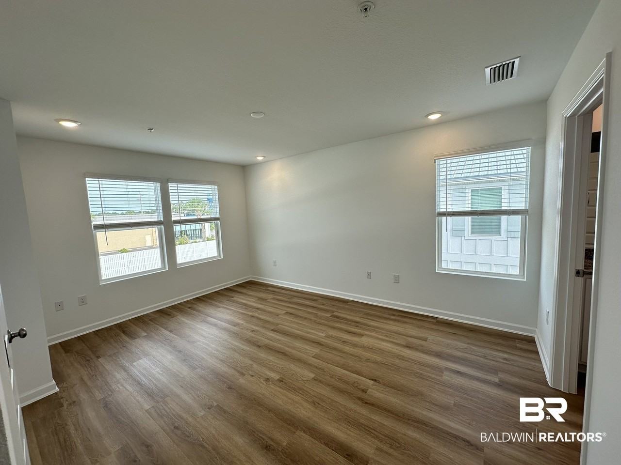 4450 Lost Bay Dr - Photo 5 of 13