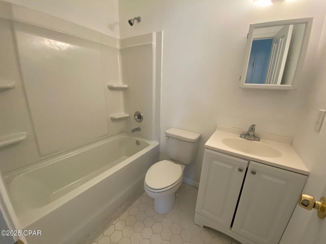 4004 E 11th St #C - Photo 6 of 7