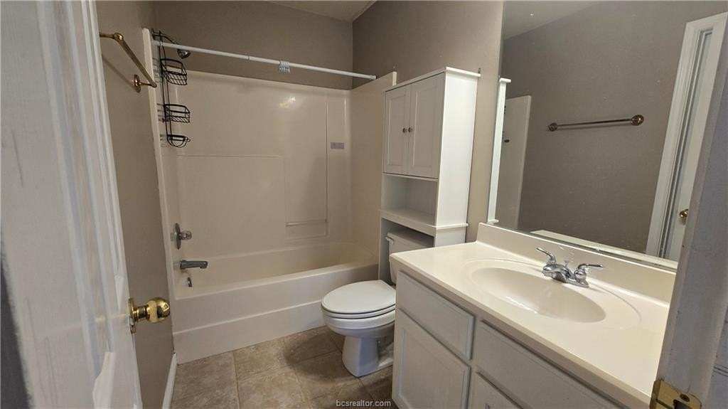 913 Crepe Myrtle St - Photo 4 of 13