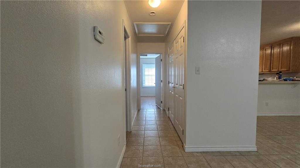 913 Crepe Myrtle St - Photo 7 of 13