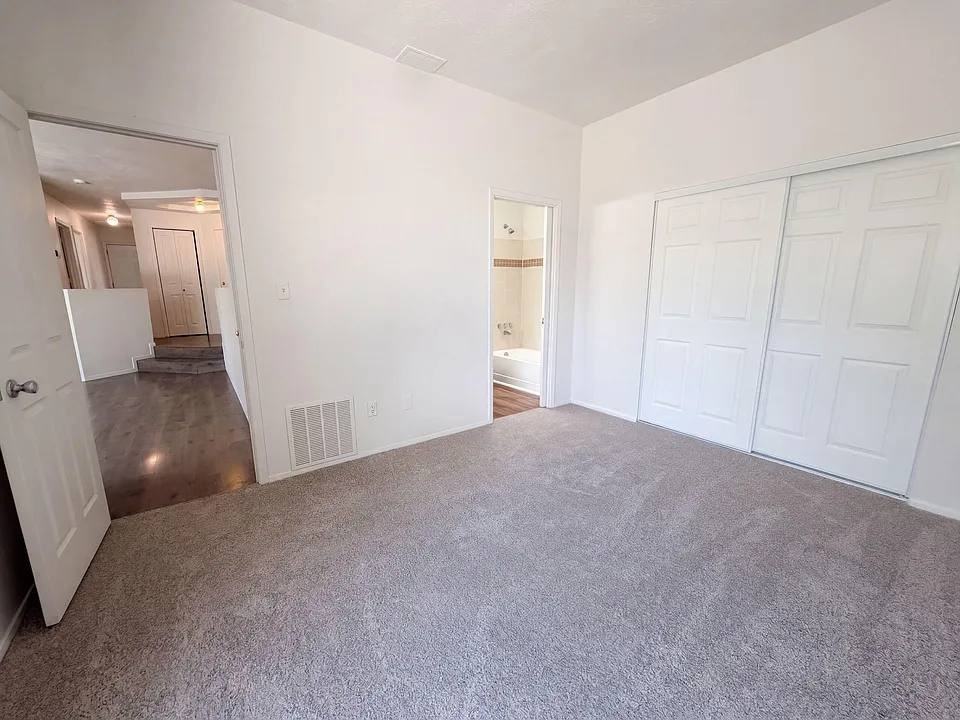 1611 Perma Drive Northeast - Photo 4 of 14