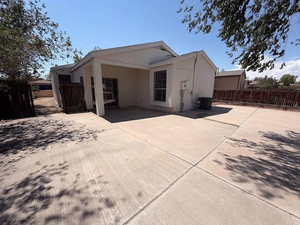 1611 Perma Drive Northeast - Photo 5 of 14