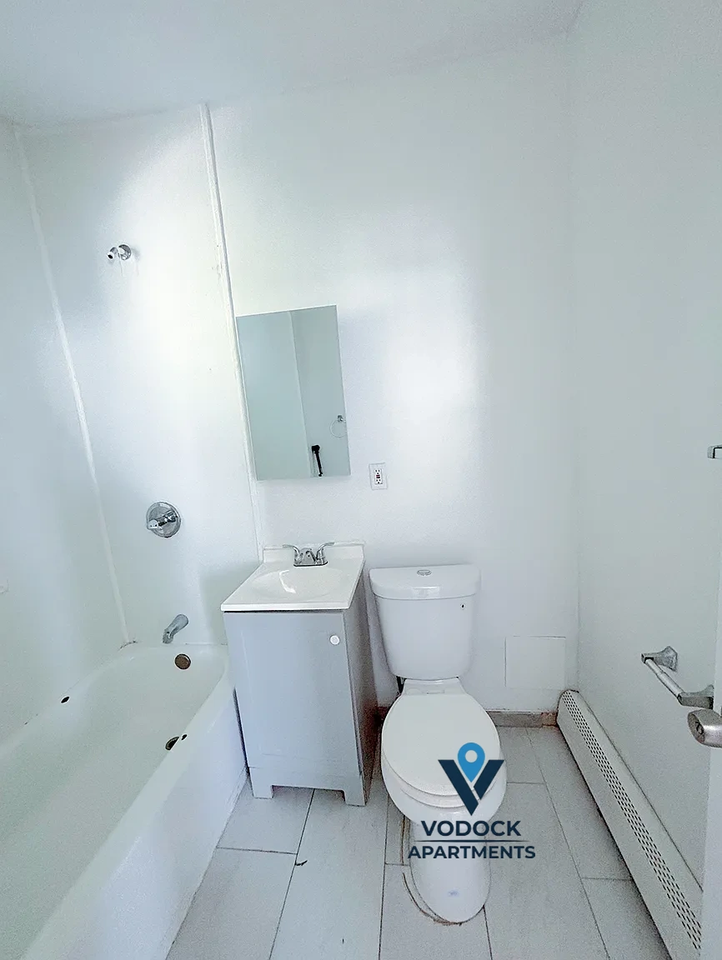 82 Rowe Avenue #3N - Photo 5 of 9