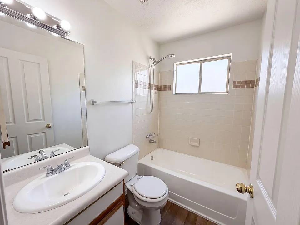 1611 Perma Drive Northeast - Photo 7 of 14