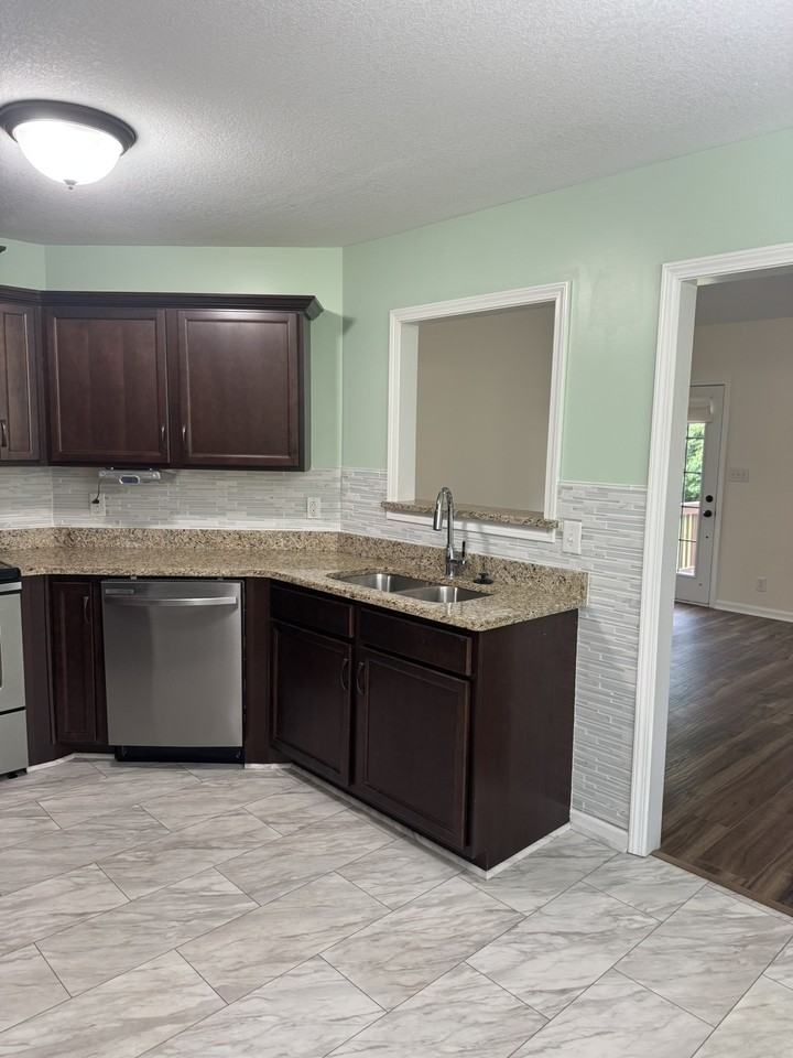164 Hillview Way #1 - Photo 5 of 28