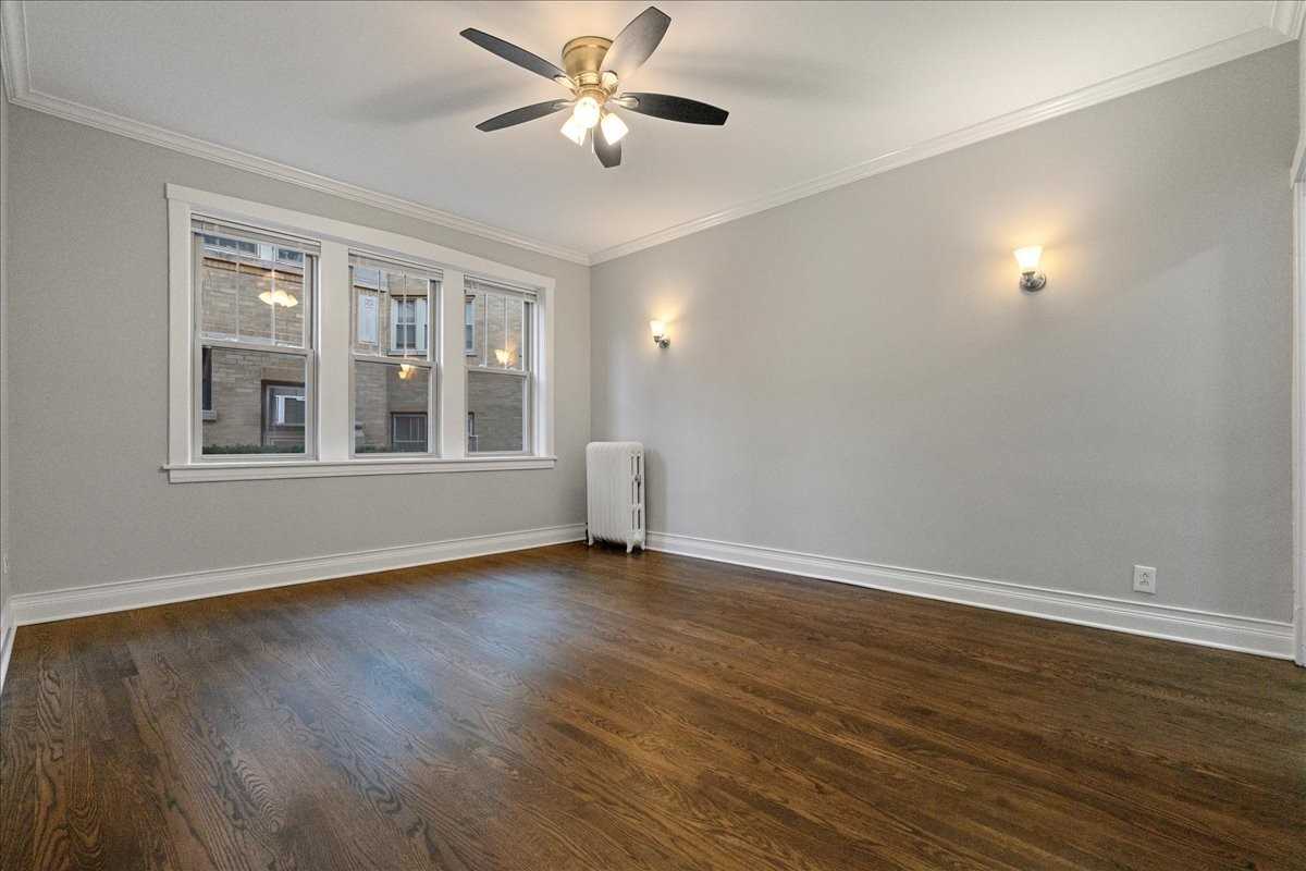 901 W Altgeld St #1B - Photo 7 of 8