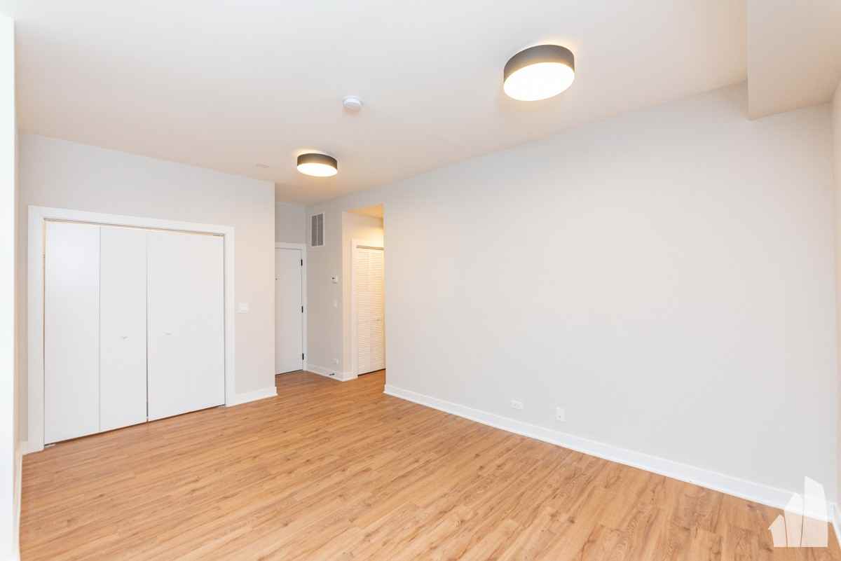 656 W Wrightwood Ave #656-303 - Photo 5 of 13