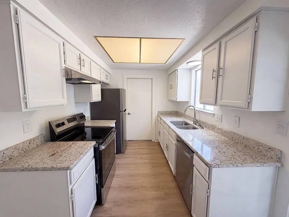 7306 Marilyn Avenue Northeast - Photo 2 of 18
