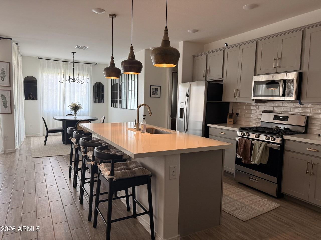 22900 E Lords Way - Photo 2 of 16