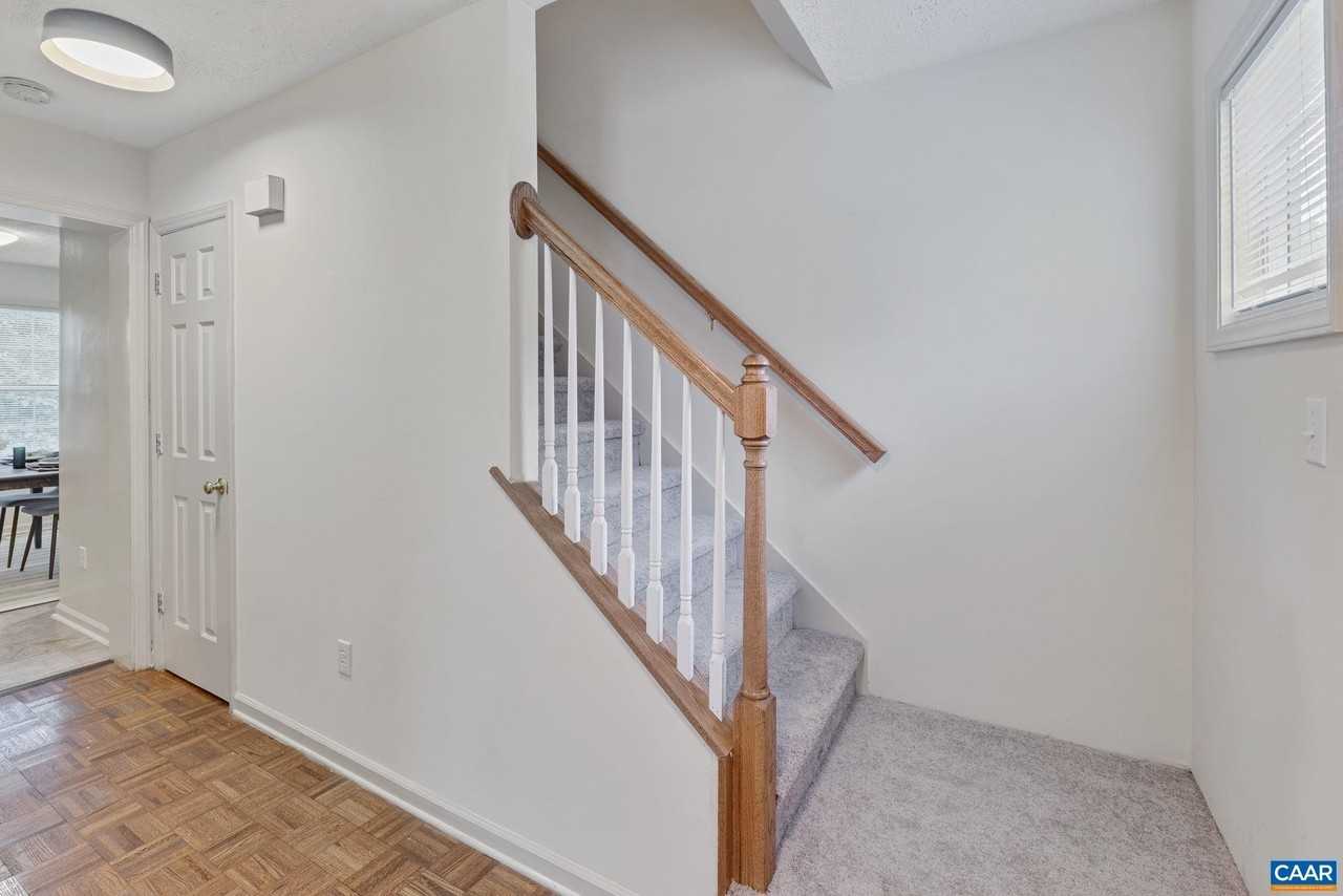 100 Brandywine Ct - Photo 4 of 19