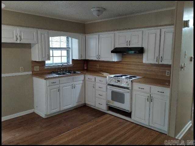 3 Lark Pl - Photo 4 of 12