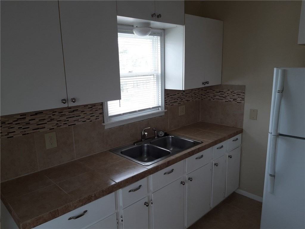 2801 Lawnview St - Photo 3 of 16