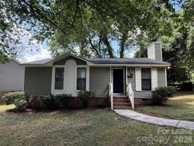 2220 Laburnum Ave - Photo 1 of 1