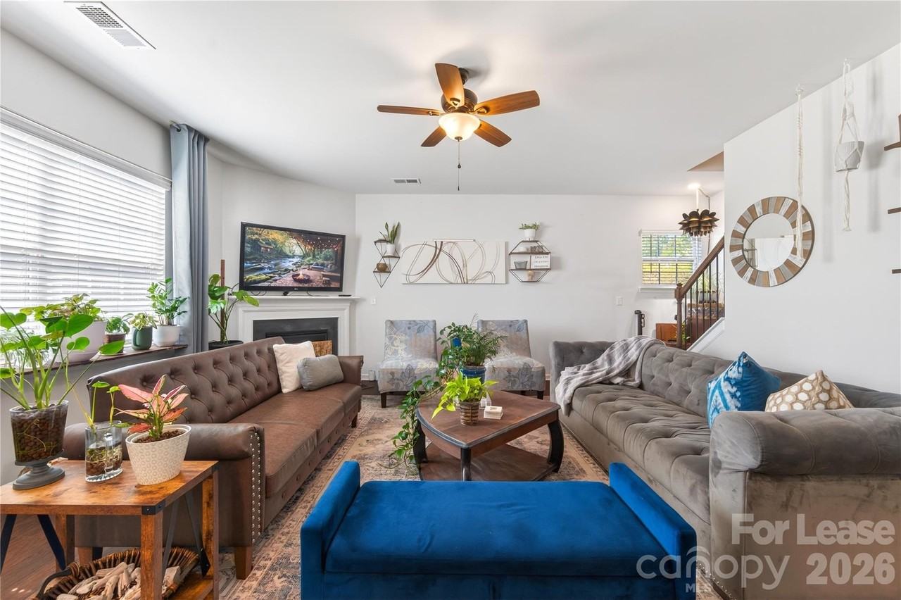 10008 Brawley Ln - Photo 6 of 23